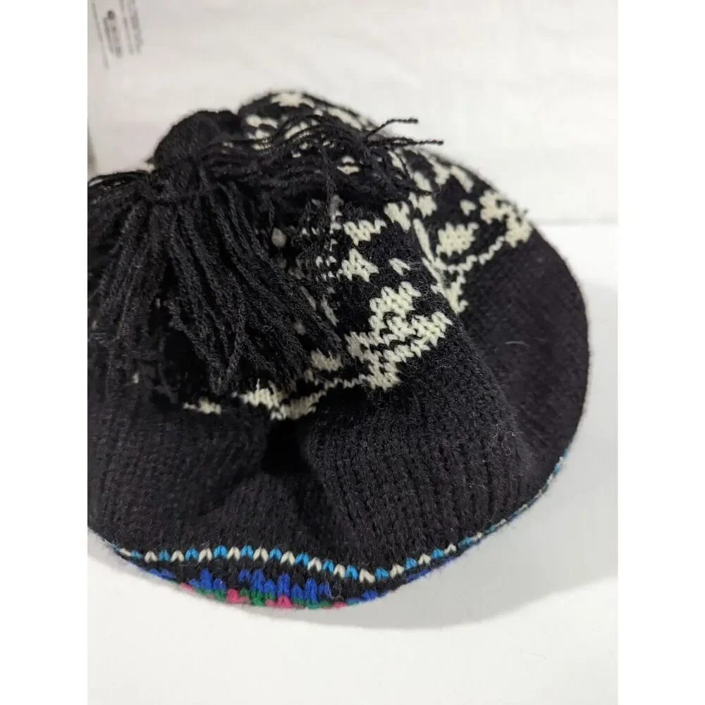 Aris Womens Knit Hat Black White Beret Crochet Winter Cap